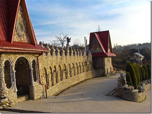 Скала-Подільська, комплекс "Тридев'яте царство"