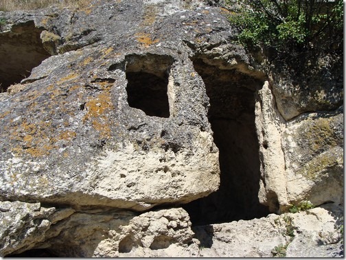 Чуфут-Кале, південні печери