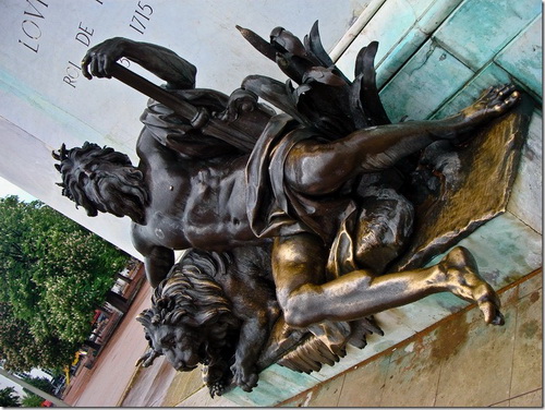 Ліон. Статуя Людовіка XIV на площі Белькур